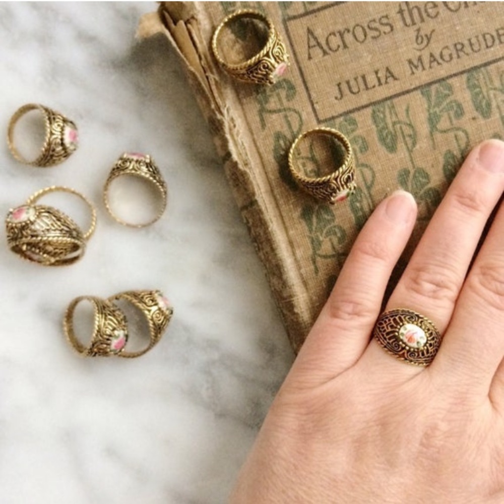 Vintage Ring, hand-paint rose guilloche Gold Tone